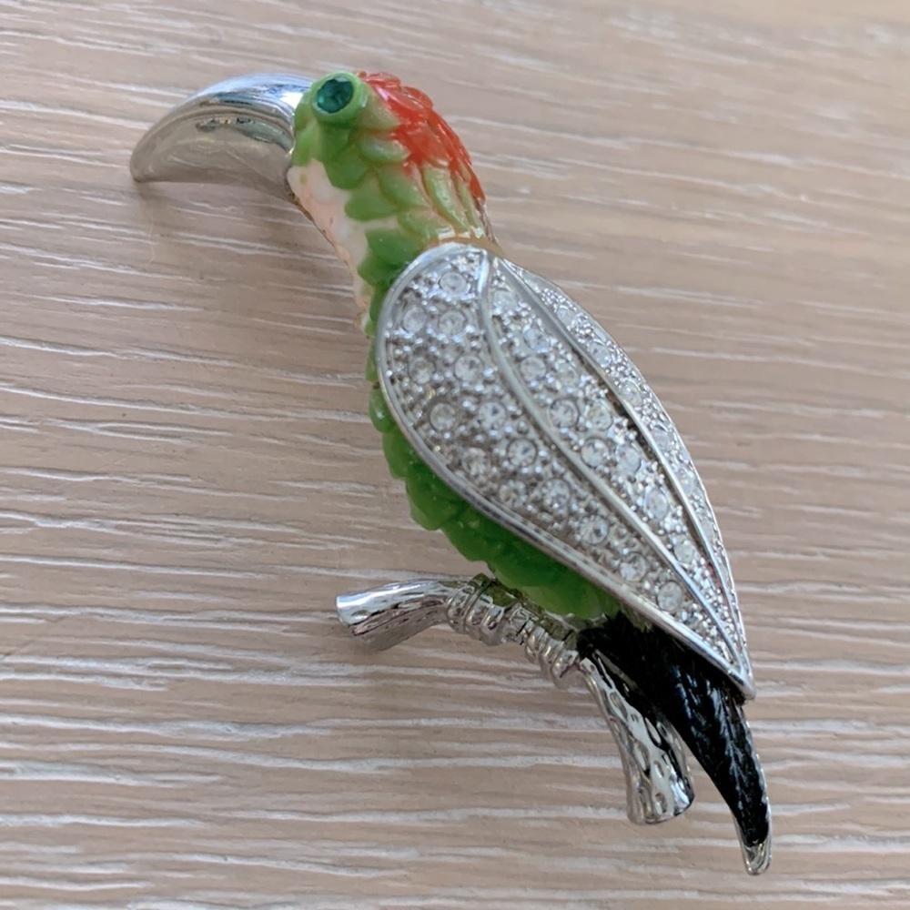 McCaw rhinestone brooch very good condition